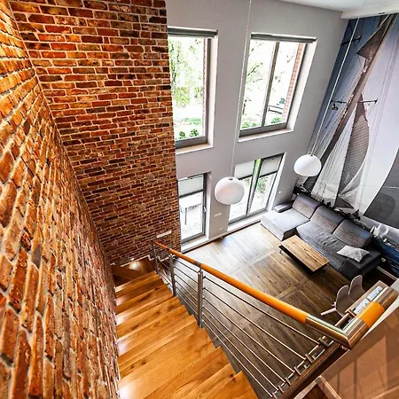 Euro Szafarnia Delux Apartment *